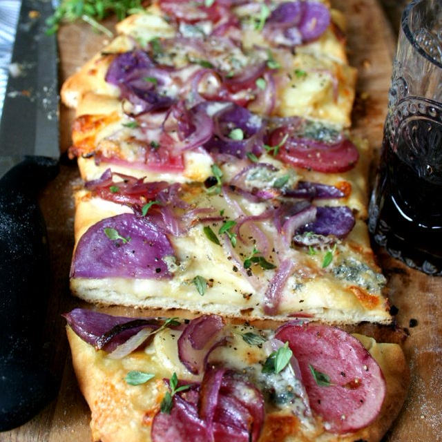 Gorgonzola Potato Pizzaゴルゴンゾーラとポテトのピザ