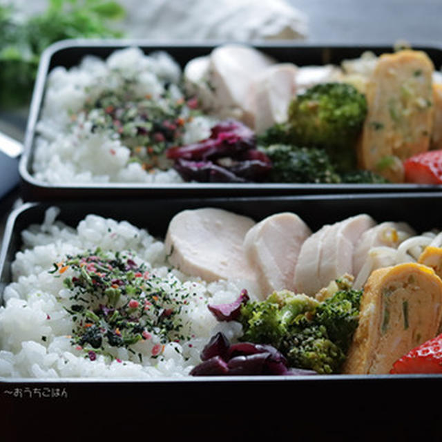 鶏ハムとネギ入り玉子焼き、ブロッコリーの胡麻和え～食べざかり中学生のお弁当