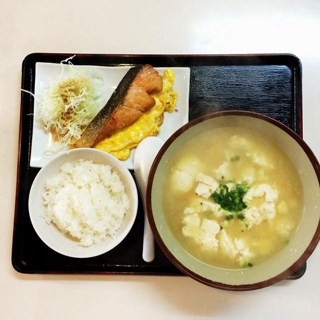 6月21日の朝ごはん。ゆしどうふ定食