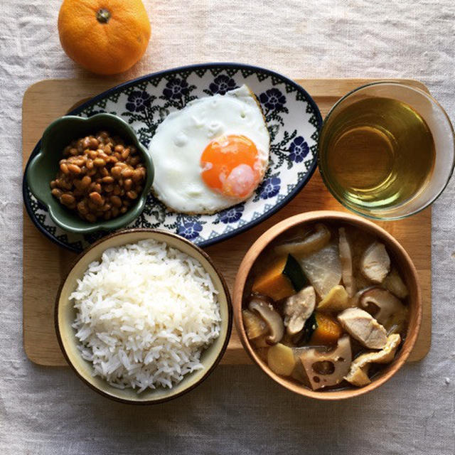 10月27日の朝ごはん。調理時間10分。しょうが風味のおかずみそ汁定食