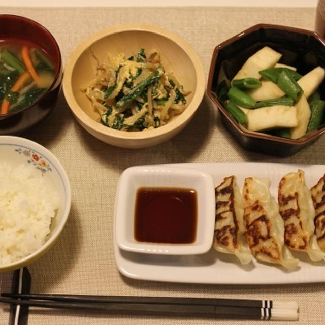 はんぺんとスナップエンドウの炒め物