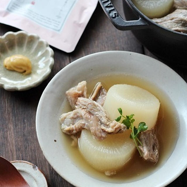 とろとろ牛すじ肉と大根のだし煮込み