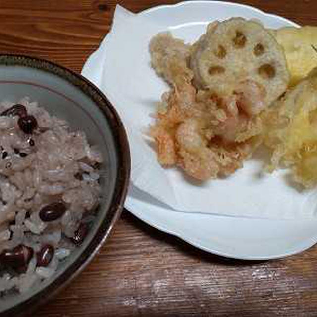 赤飯と天ぷら。畑の収穫野菜