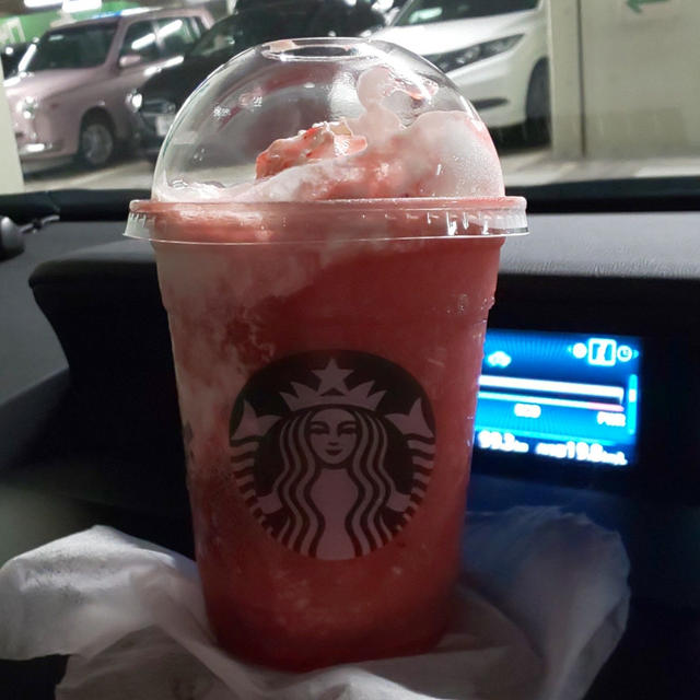 ゴロッといちごフラペチーノ
