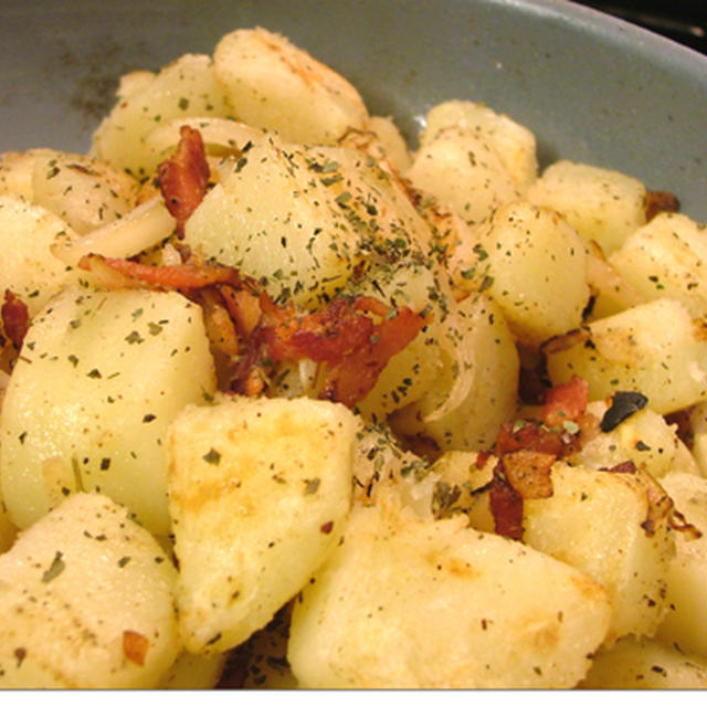 ビールがよく合うポテト料理ガーリックポテト　Garlic Potato