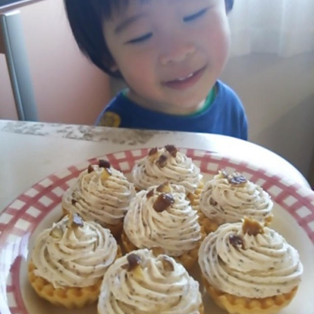おやつは手のひらサイズのモンブランタルト(*・∀・*)ﾉ