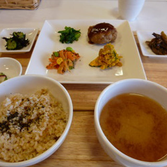 役場３階にある自然食カフェレストラン『おひさま』での外食♪