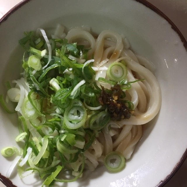 行列のできるうどん屋「谷川米穀店」