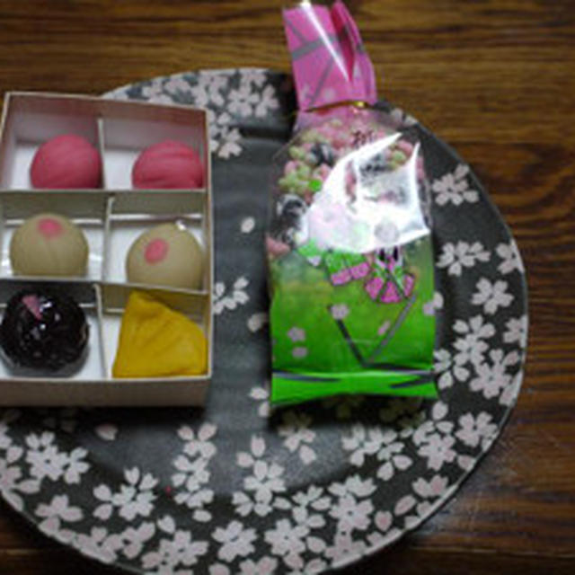 プチひな祭りの和菓子