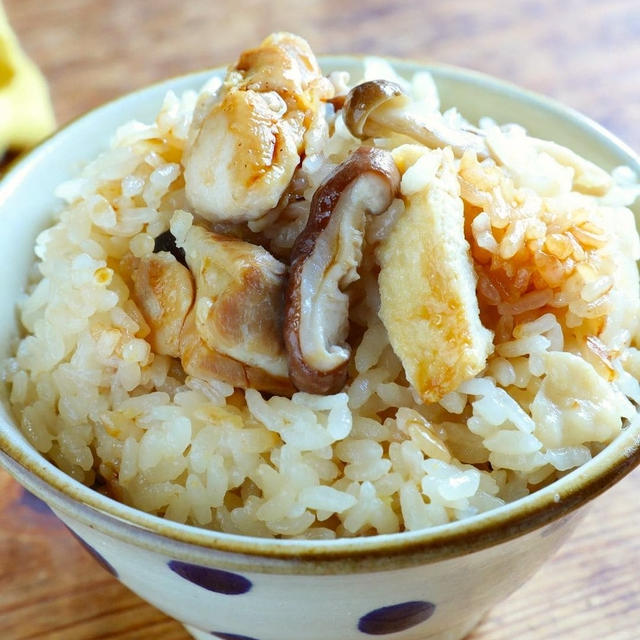 包丁いらず。旨味がぎゅっ！鶏肉ときのこのめんつゆ炊き込み