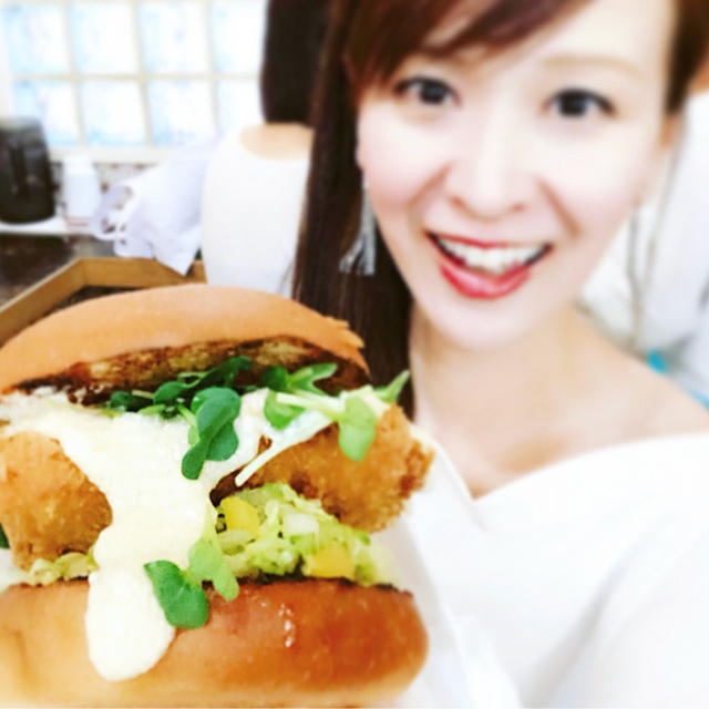 元ミシュラン鮨職人さんの、フィッシュバーガー専門店‼️ 中目黒「デリファシャス」