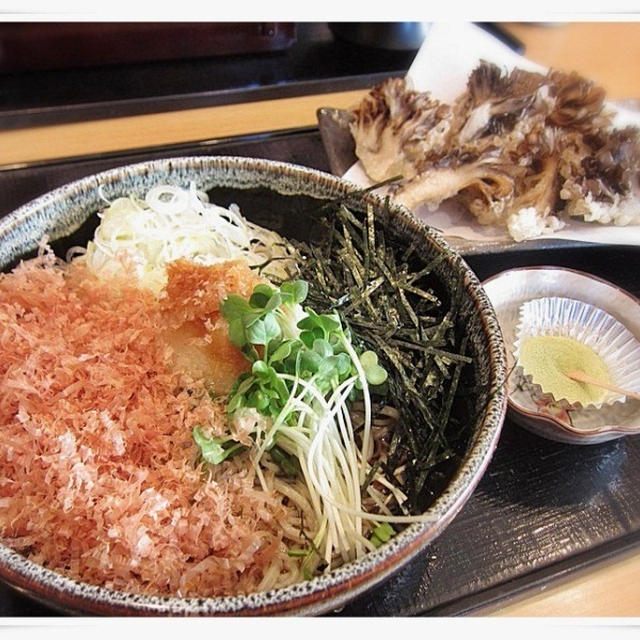 「泉蕎庵とみた」蕎麦＆舞茸天＆秩父･冬の名勝『三十槌の氷柱』