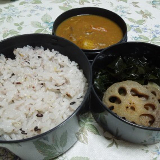 ◇焼き蓮根と生わかめの煮物、と牛根菜カレー弁当