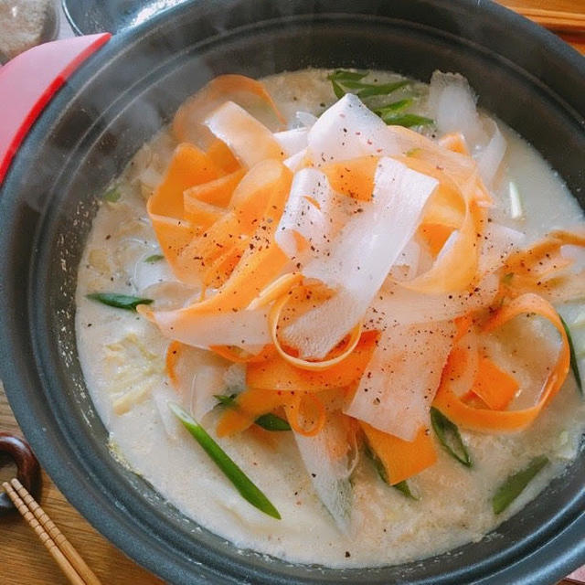 野菜もたっぷり食べられる♡簡単豆乳鍋