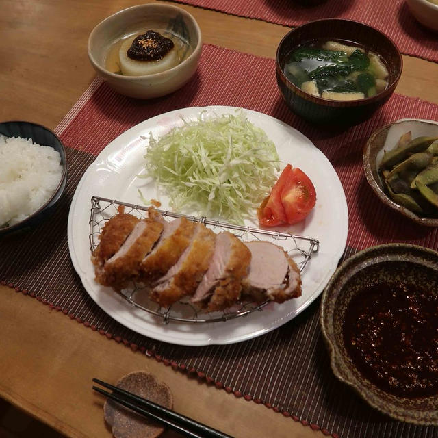 ヘレカツにキャベツの千切り～そして巣ごもり卵　と　おうちで紅葉狩り♪