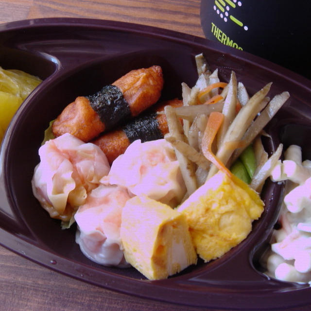 今日の毎日新聞とお弁当。