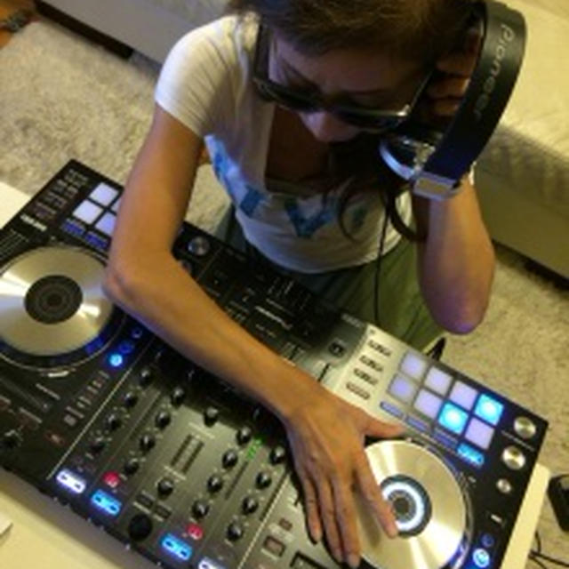DJ　NORIKO