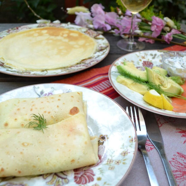 Crepes with Salmon and Avocado サーモンとアボカドのクレープ