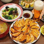 ラクして、最高の晩酌♪リピートしている、ありがたアイテム！熱々餃子と冷たいビールで乾杯！