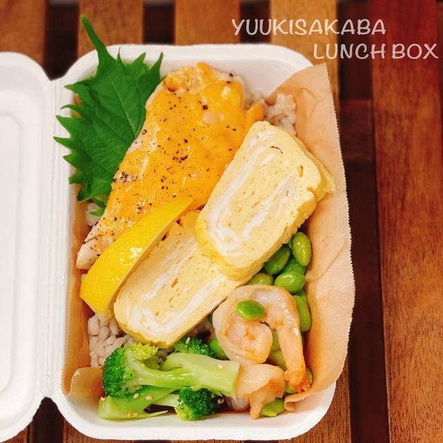 簡単おかずで、ボリュームのっけ弁当