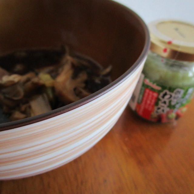 鶏肉と　舞茸の　つけうどん