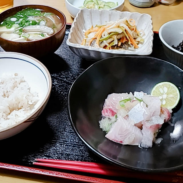 買い出しして”ブリのおろし和え”と残り物で晩ごはん