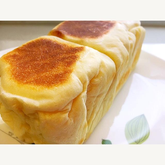 家族のシアワセがうまれる、フライパンと牛乳パックで♪もちもち食パン作り