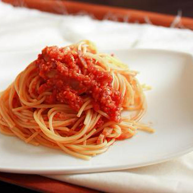 食べるイタリアンラー油でトマトソースパスタ。