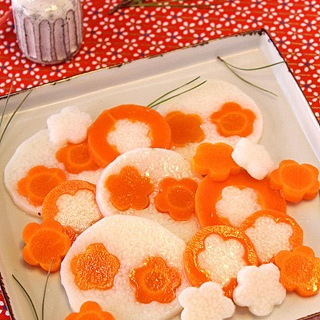 おせちが華やぐ♪サクサク長いもと人参の花なます