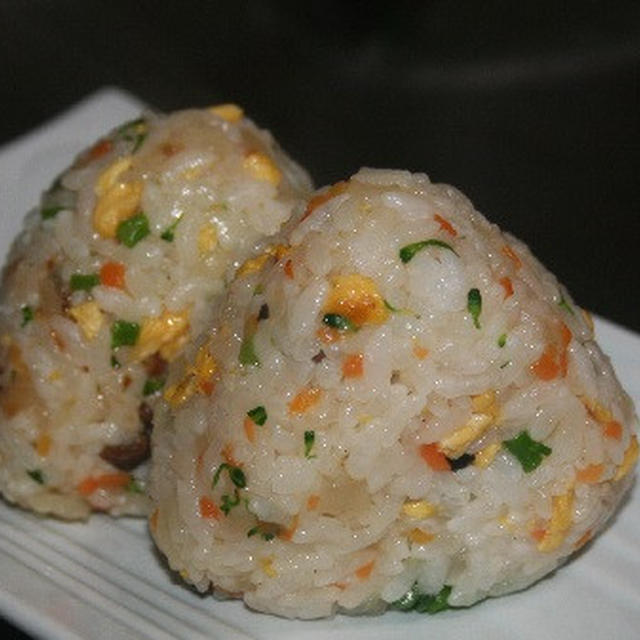 3月3日　　　炒飯にぎり