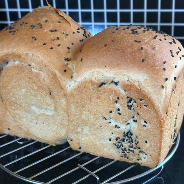 黒ごま食パン♪