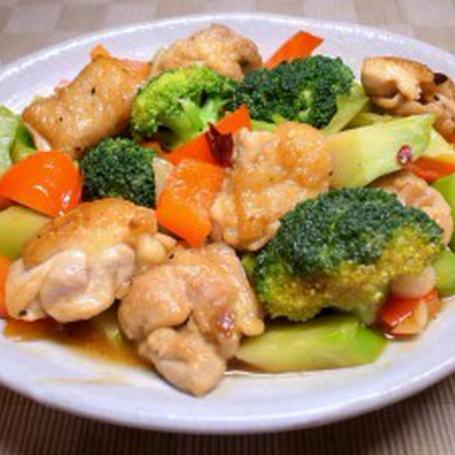 鶏もも肉とブロッコリーの炒め物