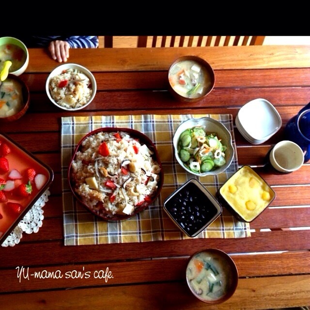 お昼ご飯♡ 五目おこわ、粕汁、酢の物、フレッシュ苺ゼリー ＊おせちの下準備＊栗きんとん焼き豚