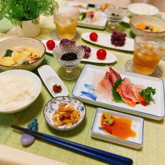 お刺身と豚汁の夕ご飯