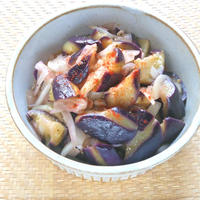 レンジで簡単〜夏はサッパリ＆スパイシー！ナスのクミン風味サラダ。