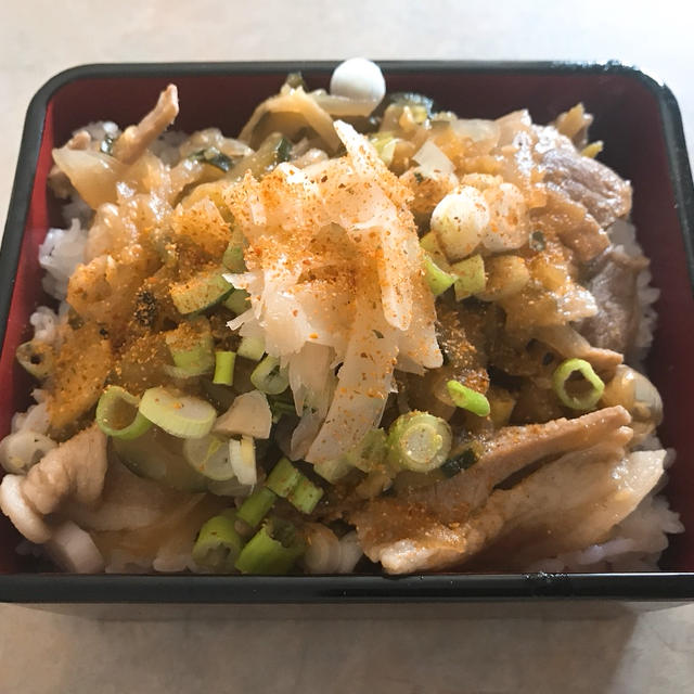 温泉卵+ベトナム産ライスヌードル
