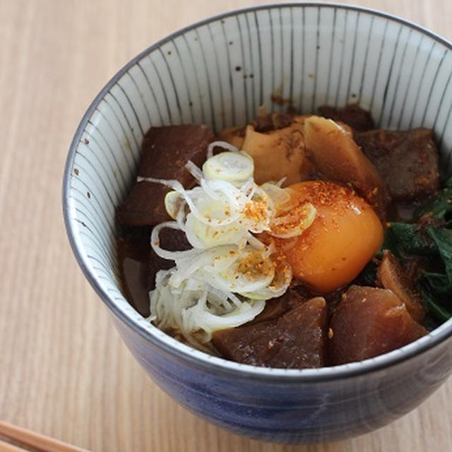 牛すじ味噌煮込みぶっかけご飯