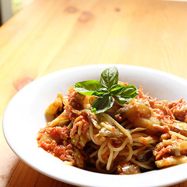 茄子とツナのトマトソースパスタ