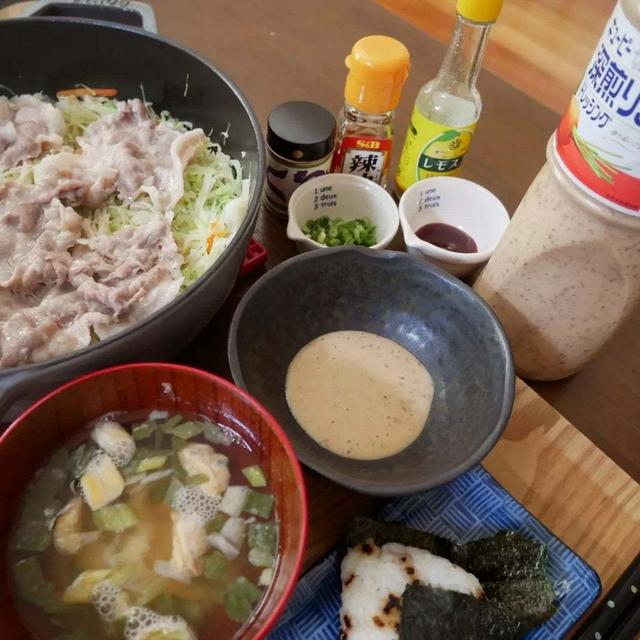 クックパッド、キユーピー深いりごまドレッシングにつくれぽ！豚肉とキャベツのフライパン蒸し