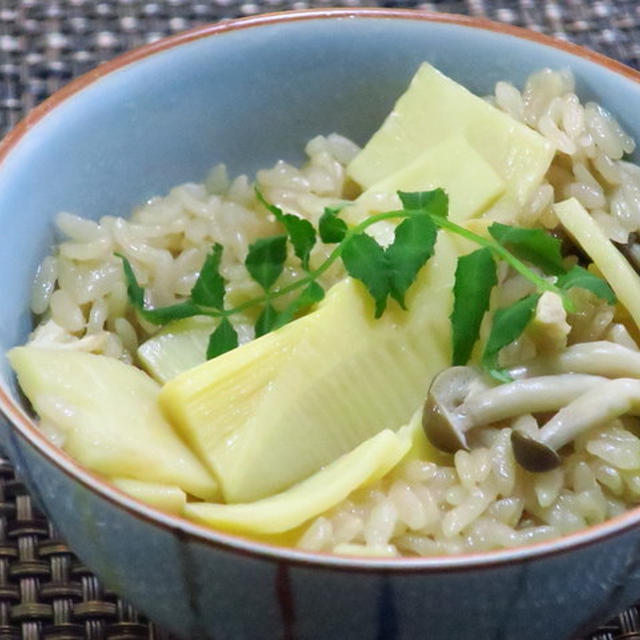 筍ごはんと、たぬき豆腐