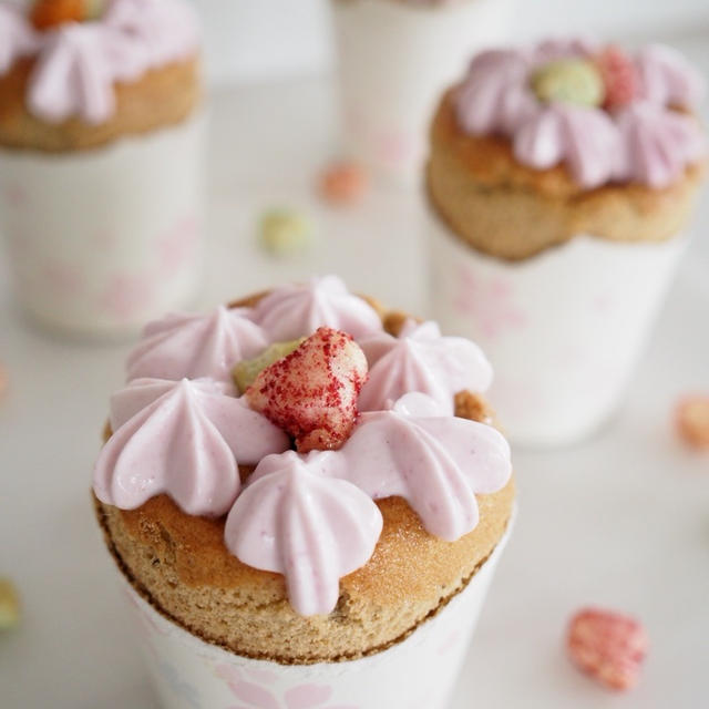3月のデザート（桜のカップシフォンケーキ）。。。