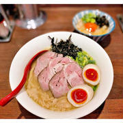 濃厚鶏白湯ラーメン（塩）と真っ赤卵のTKG@とりまる 大宮西口