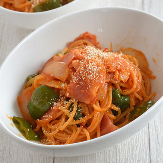 連休の昼ごはん、ナポリタン。