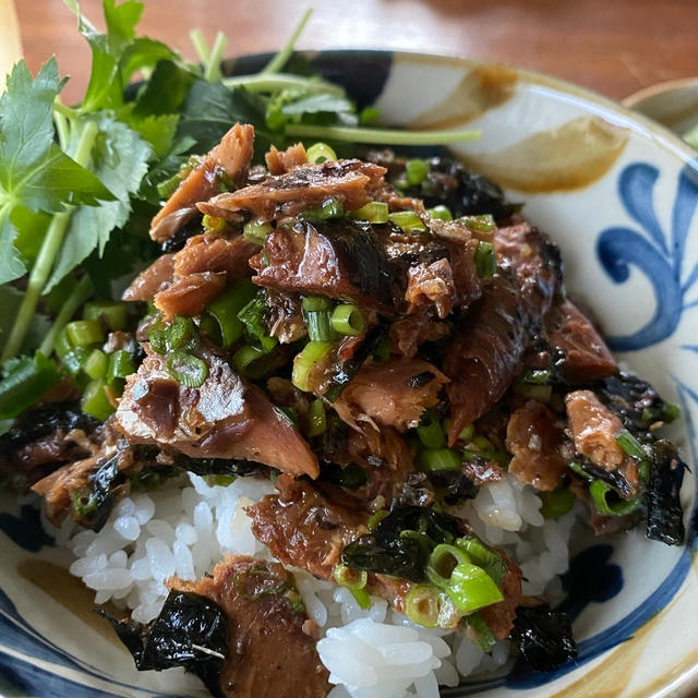 1分で作れる「缶詰丼」うんま～♡