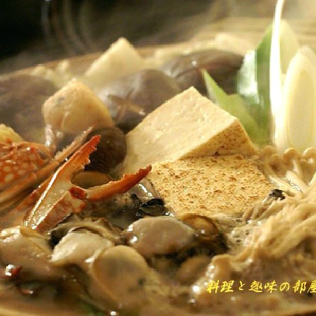 晩ご飯のご紹介で　寄せ鍋／おじゃがと森のきのこのチーズ焼き／蒲鉾ソテーのカリカリじゃこマヨなど。