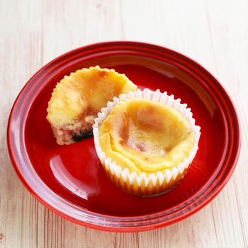 フーディストノート連載☆ホットケーキミックスと市販のジャムで簡単！「なめらか食感のチーズケーキ」の作り方