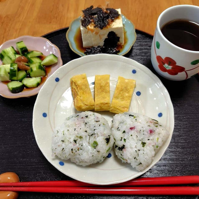 卵焼きと冷や奴と梅きゅうり