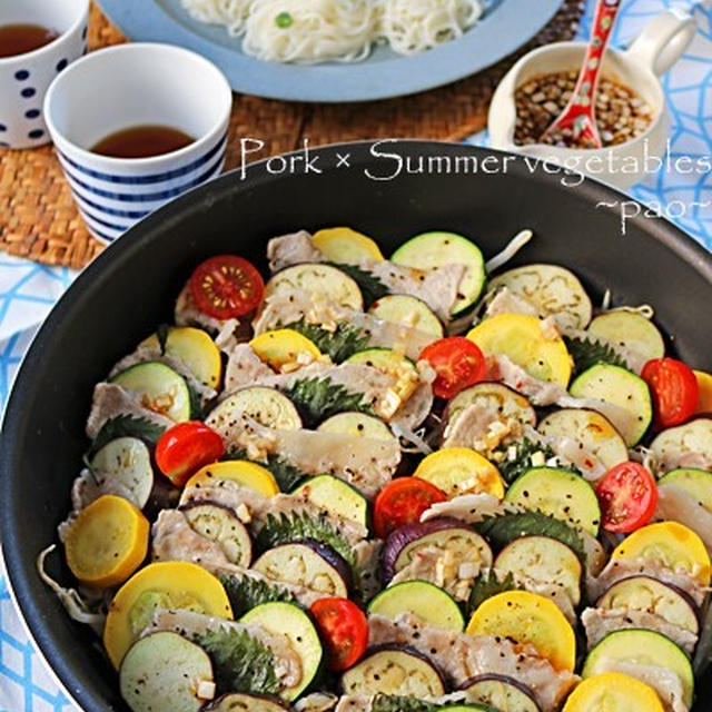 ダイエット中にもおすすめ♪夏野菜と豚肉のヘルシーフライパン重ね蒸し！