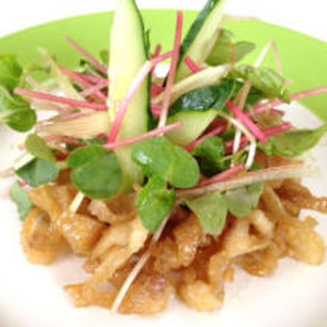 「パリパリ鶏皮のうざく風」