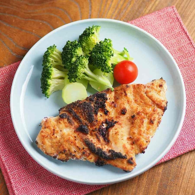 フーディストノート連載、鶏むね肉で台湾グルメ、ダージーパイ風